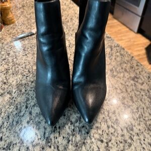 BAMBOO Black Ankle Boots Sleek Minimalist Design